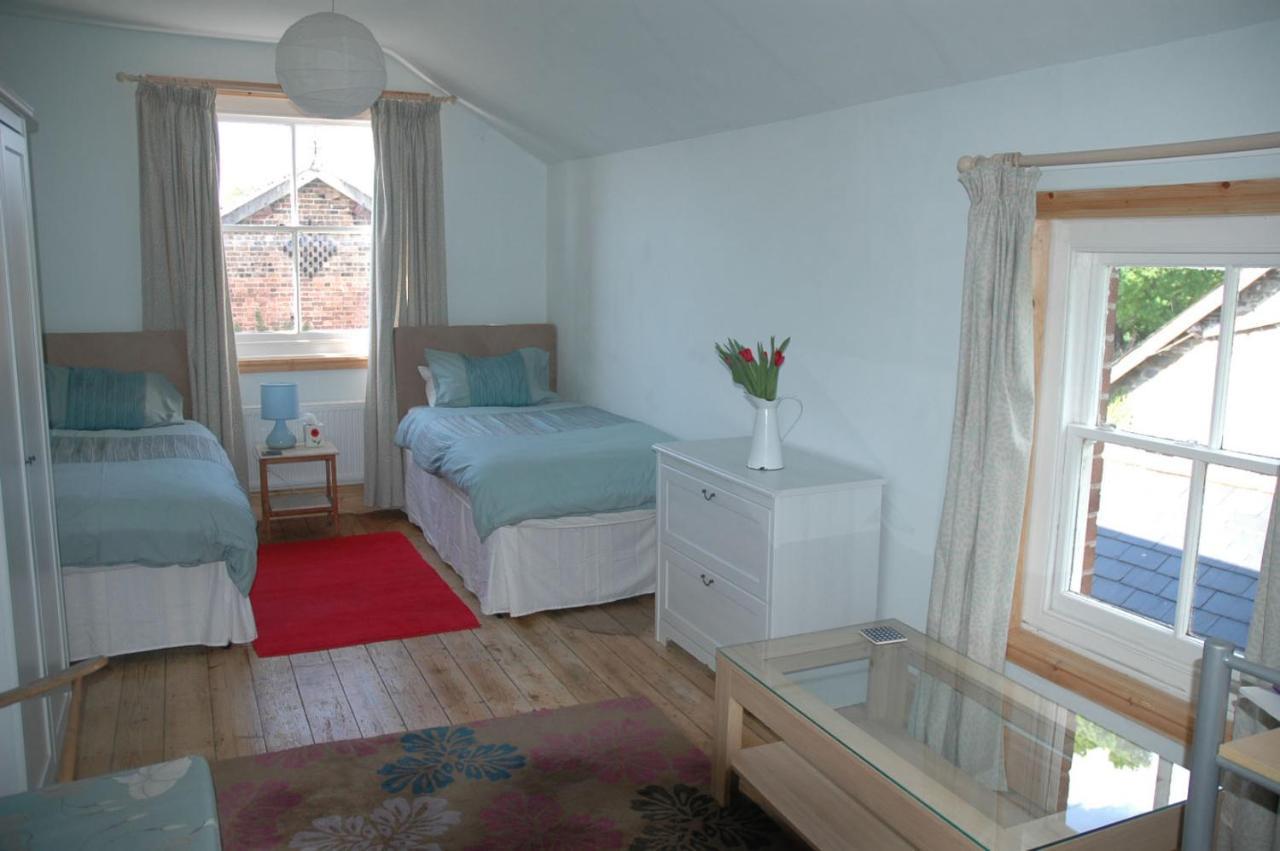 Mid Wales Arts B&B Caersws Extérieur photo